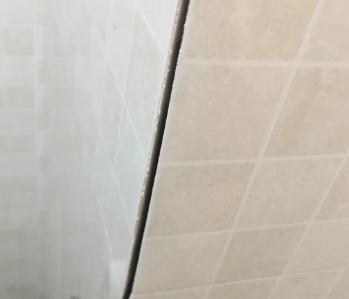 嘉鱼瓷砖空鼓维修公司分享阳台瓷砖脱落的修复过程可以分为以下几个步骤