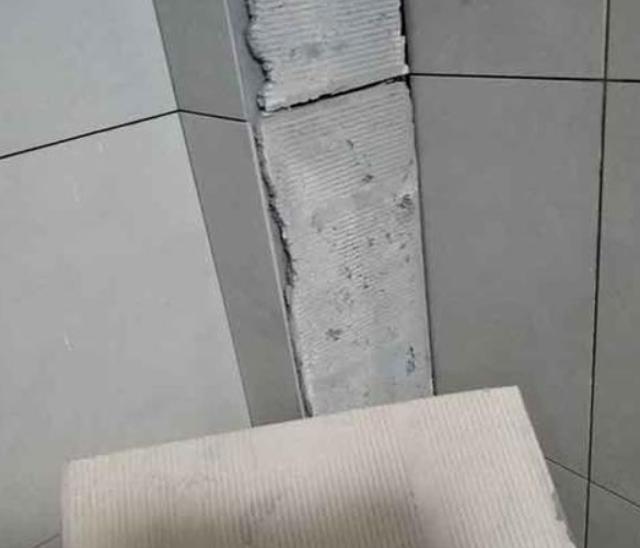 嘉鱼瓷砖空鼓维修公司分享下厨房瓷砖脱落的补救措施。